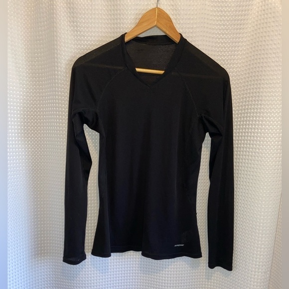 Women’s Patagonia Underwear base-layer black long sleeves V neck size medium - Picture 2 of 14